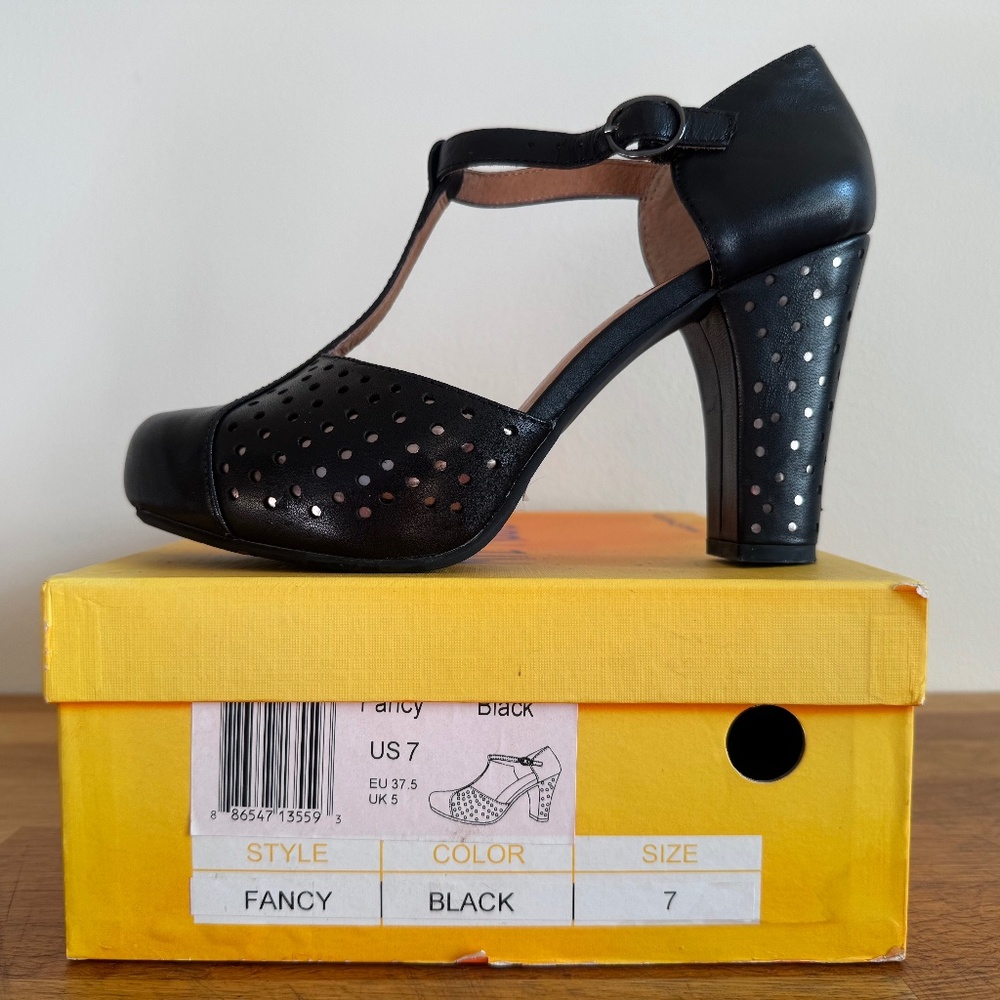 Miz Mooz Fancy Black and Gold Platform Heels 7 New